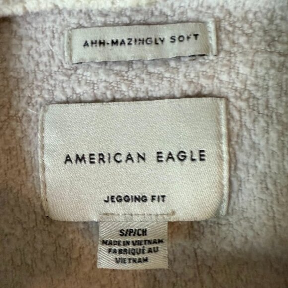 American Eagle Cream Sweatshirt with Fleece Lined Hood, Size S - Picture 6 of 6